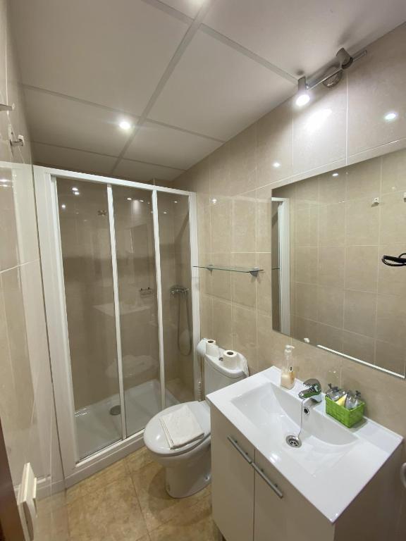 Koupelna v ubytování Hotel Les Roques