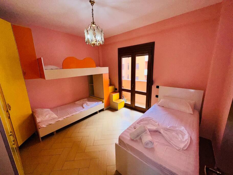 Eugenio’s Apartment Center - Imazhi 9