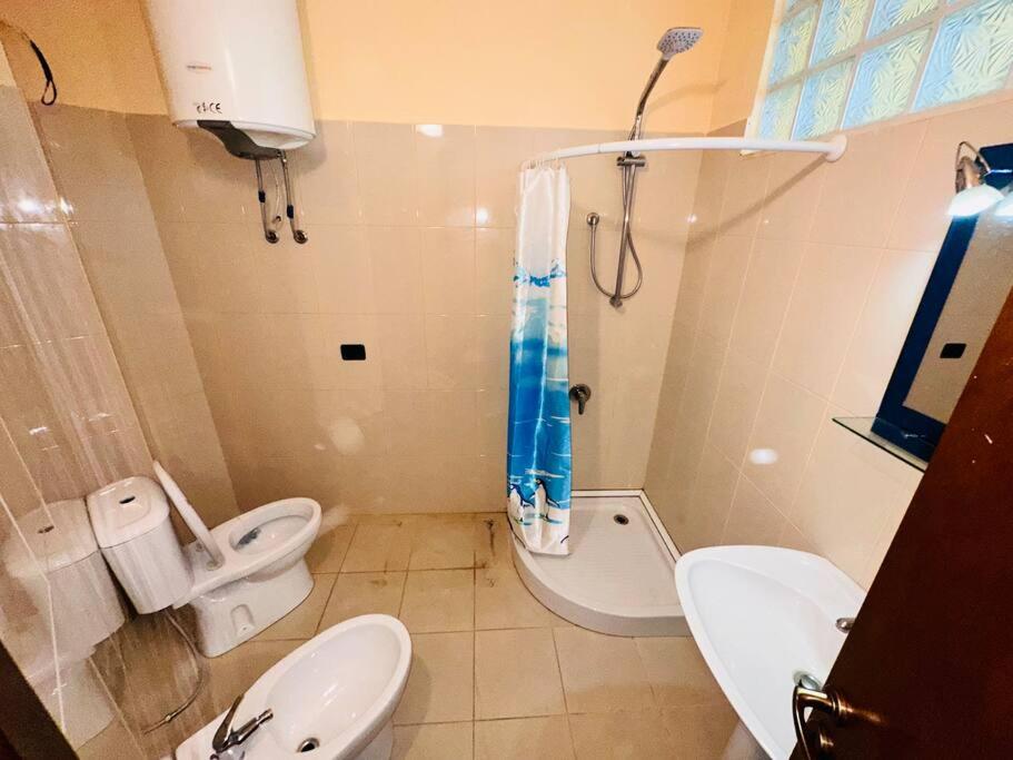 Eugenio’s Apartment Center - Imazhi 8
