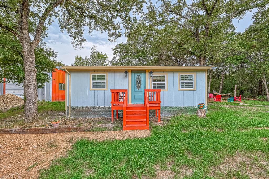 Κήπος έξω από το Freshly Remodeled Modern Country Home