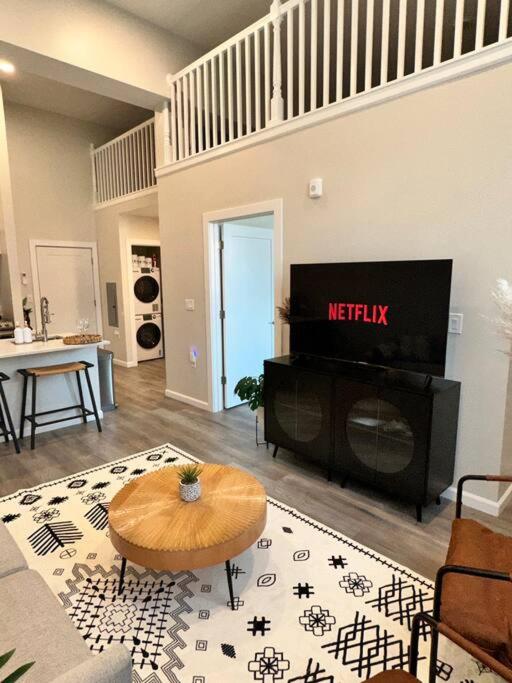 Home Haven, Walk to Little Italy & Wooster Square, New Haven (updated