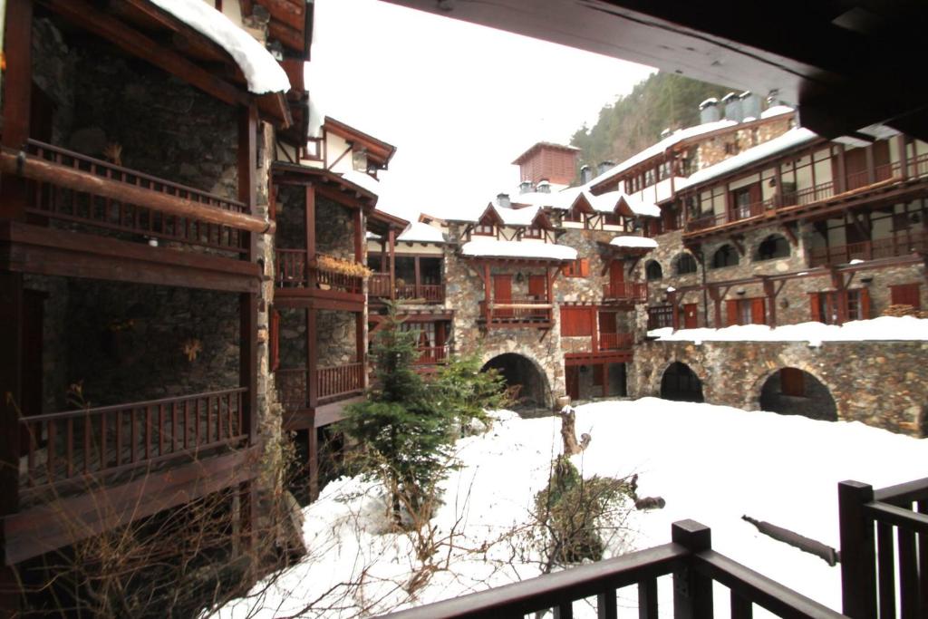 D2, Bordes d'Arinsal, Duplex Rustico con chimenea, Arinsal , zona Vallnord v zimě