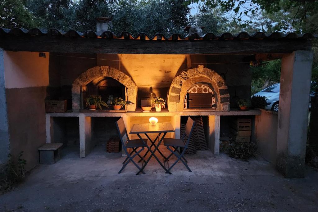 Photo de la galerie de l'établissement Quiet and well appointed cocoon in Vidauban, à Vidauban