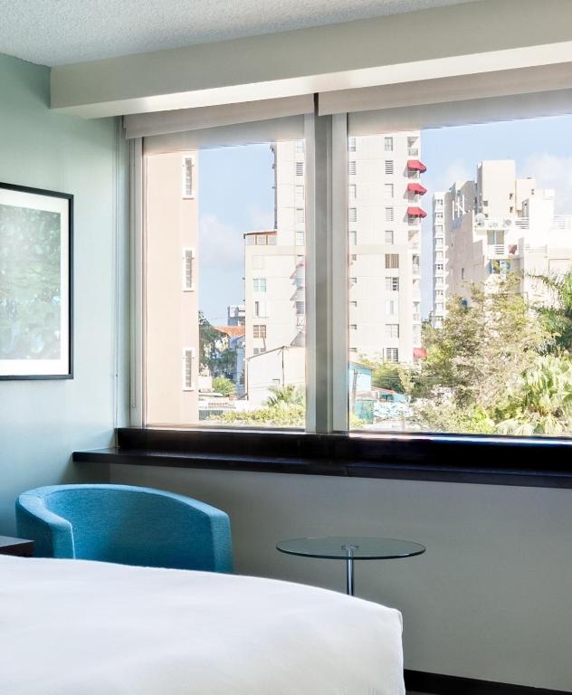 Postel nebo postele na pokoji v ubytování DoubleTree by Hilton San Juan