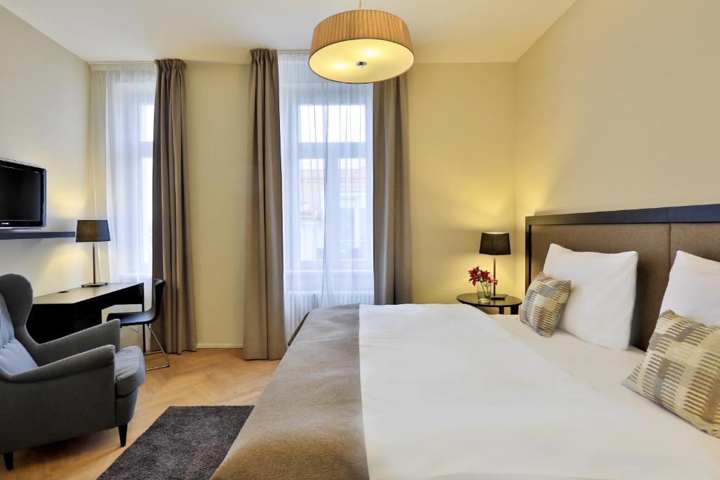 James Hotel & Apartments - Resim 28