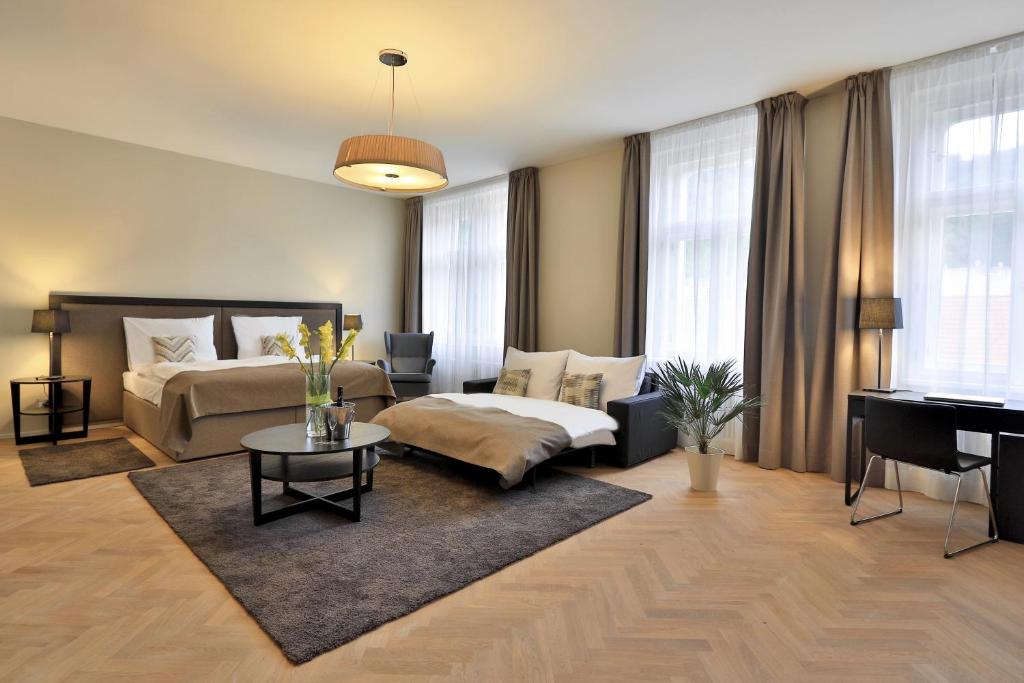 James Hotel & Apartments - Resim 29