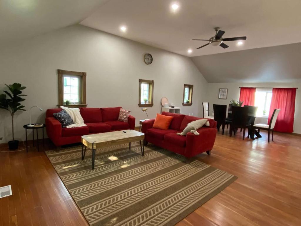 ENTIRE 2-BEDROOM TOWNHOUSE ON a RUSTIC FARM - C - Apartamento De Dos Dormitorios