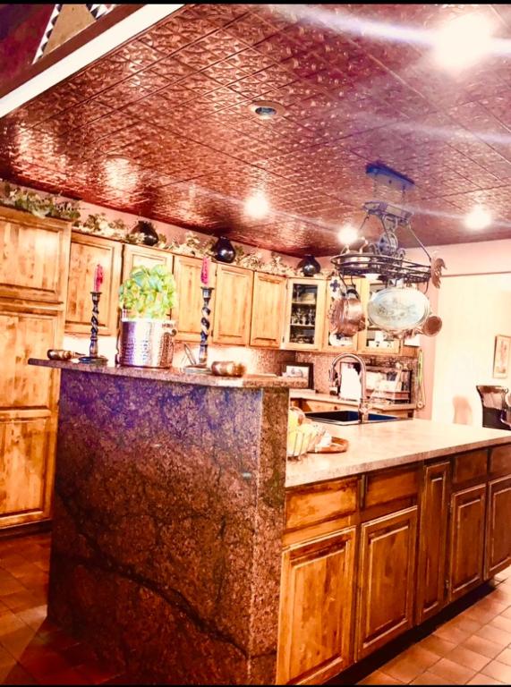 Kuchyň nebo kuchyňský kout v ubytování Sundance Suite - Prairie Rose Bed & Breakfast