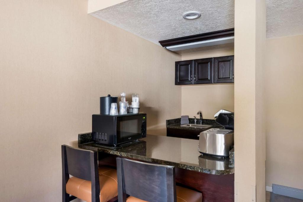 Küche&#47;Küchenzeile in der Unterkunft Best Western Plus Canyonlands Inn