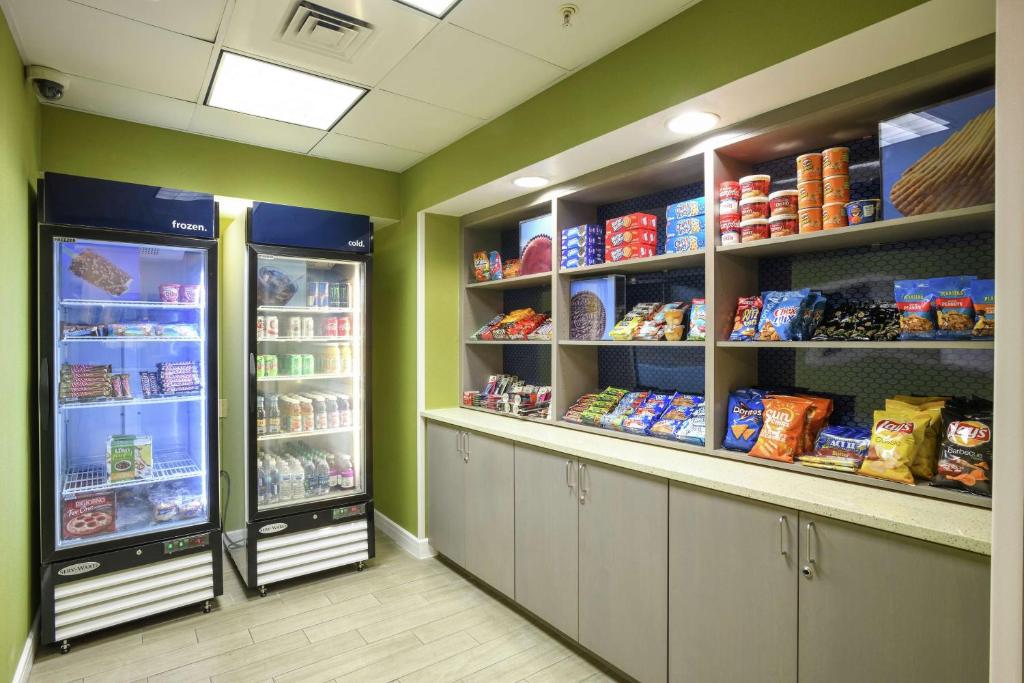 Hampton Inn Jacksonville - East Regency Square photo
