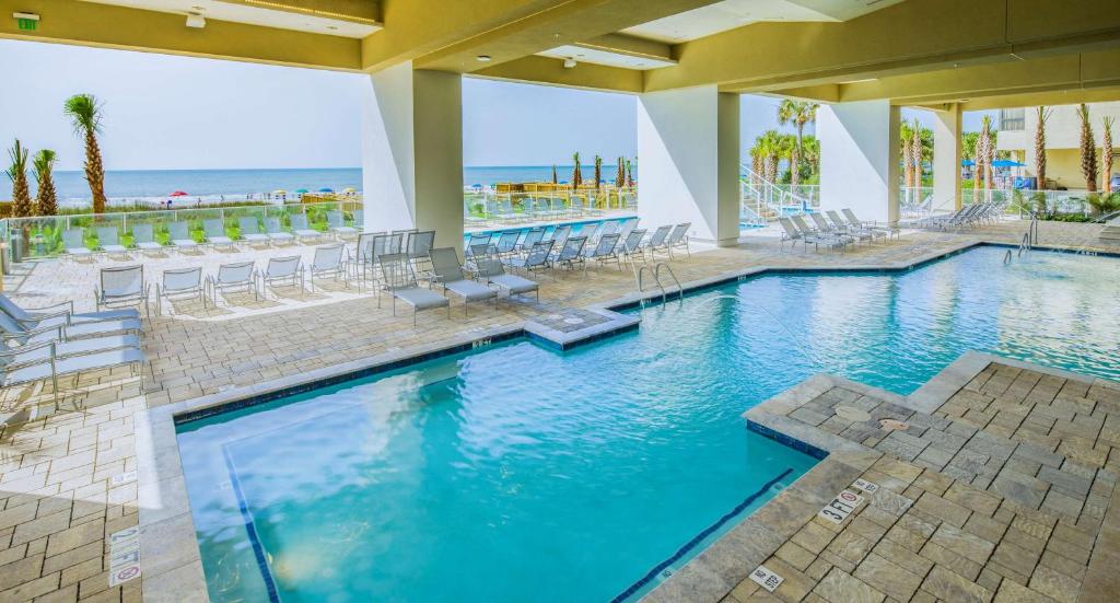 Der Swimmingpool an oder in der Nähe von Hilton Grand Vacations Club Ocean 22 Myrtle Beach