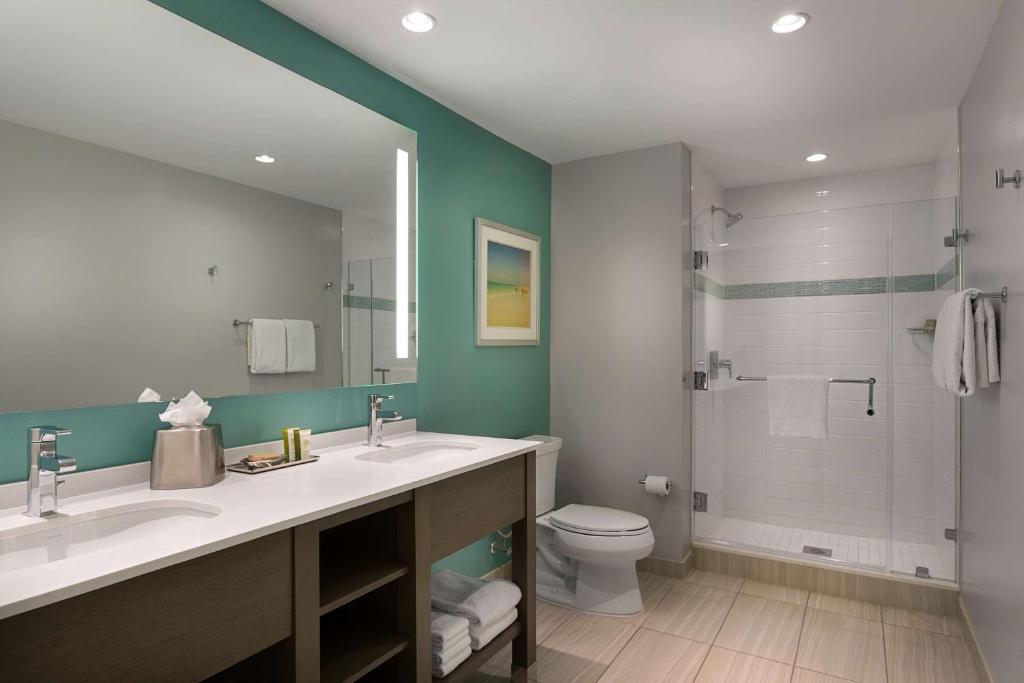 Ein Badezimmer in der Unterkunft Hilton Grand Vacations Club Ocean 22 Myrtle Beach