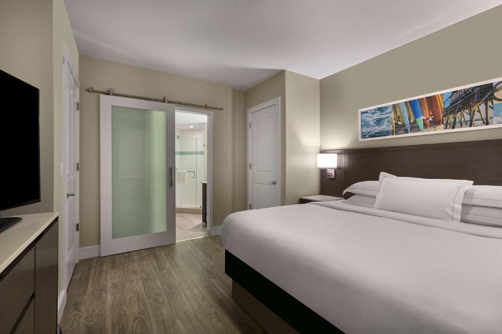 Ein Bett oder Betten in einem Zimmer der Unterkunft Hilton Grand Vacations Club Ocean 22 Myrtle Beach