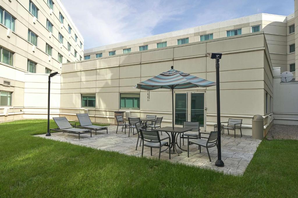 Hilton Cincinnati Airport photo