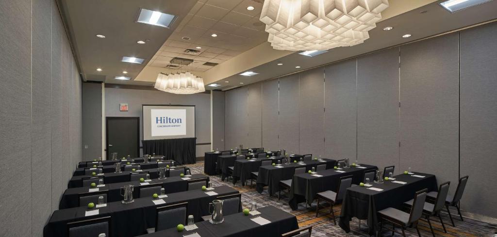 Hilton Cincinnati Airport photo