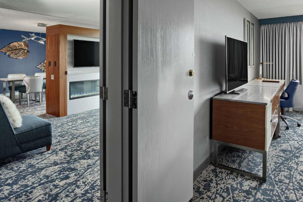 DoubleTree by Hilton Hotel Denver - King Suite Met één Slaapkamer Met Balkon