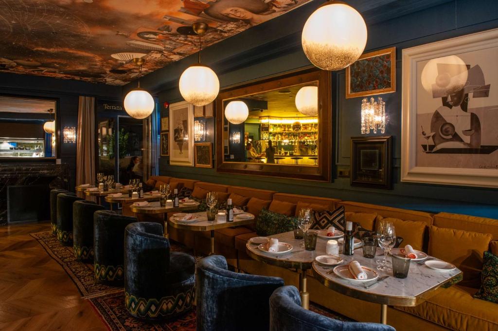 Hotel Montera Madrid, Curio Collection By Hilton - Resim 25