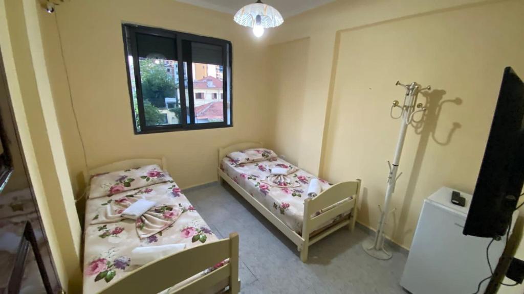 Elios Room 2 - Image 1