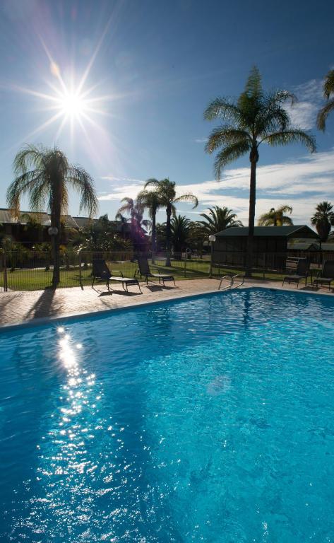 Bazén v ubytování Kalbarri Palm Resort nebo v jeho okolí