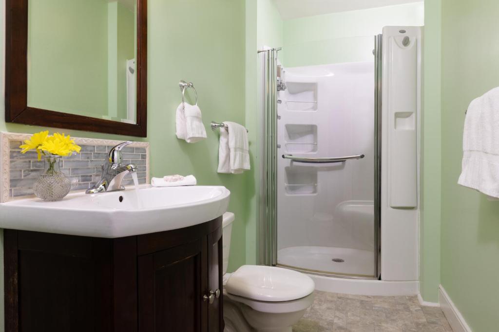 Carlisle House Bed and Breakfast - La Chambre De Jessie