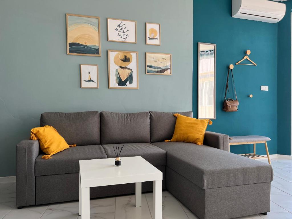 First line apartment Kraibrezhna