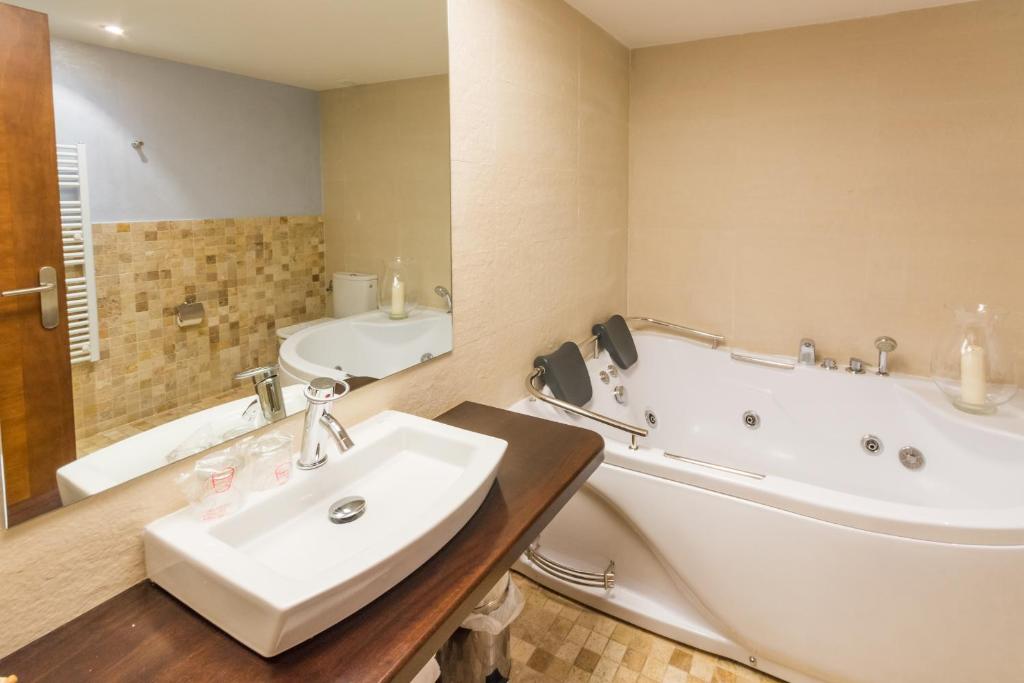 Jacuzzi Hotel Villa de Cretas Teruel Jacuzzi Hotel Villa de Cretas Teruel