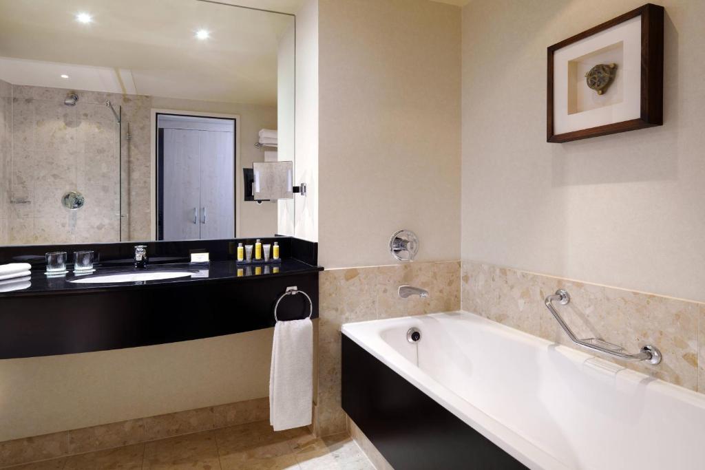 Rotterdam Marriott Hotel - 高管国王室与M Club Lounge进入