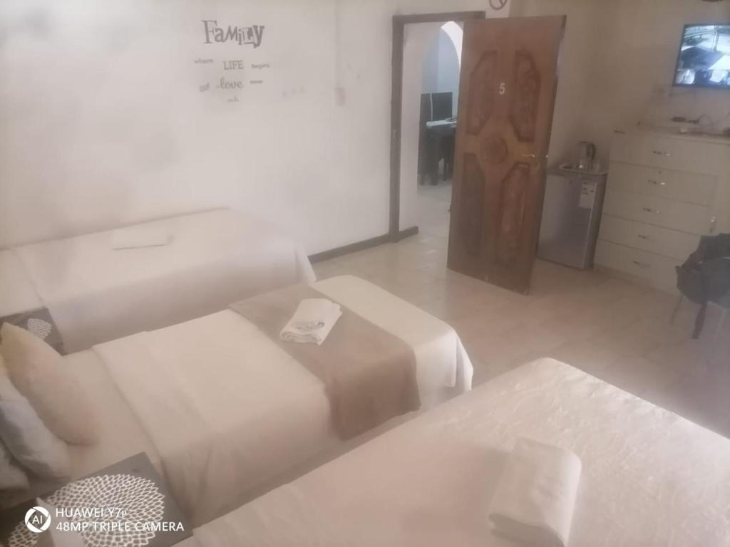 El Rose Guest House, Rustenburg (updated prices 2024)