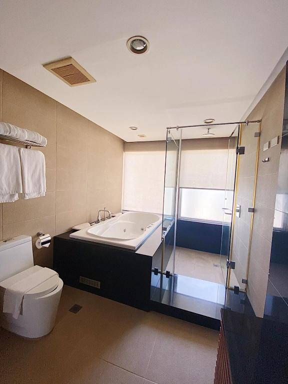 Koupelna v ubytování Boracay Sands Hotel