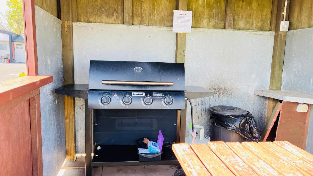 18th Avenue Thermal Motel - Resim 44