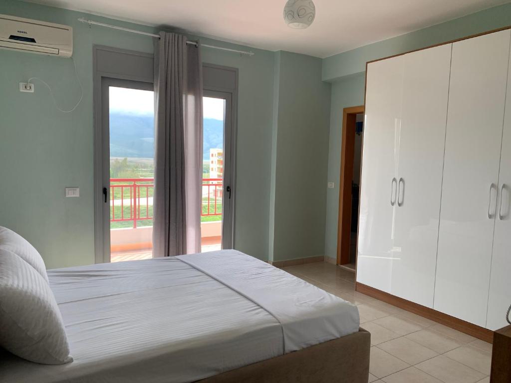 Sea View Apartament Orikum - Image 2