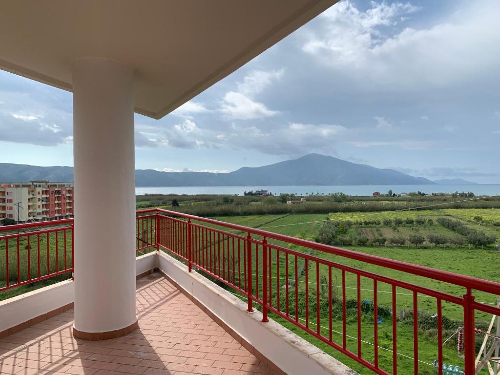 Sea View Apartament Orikum - Image 5