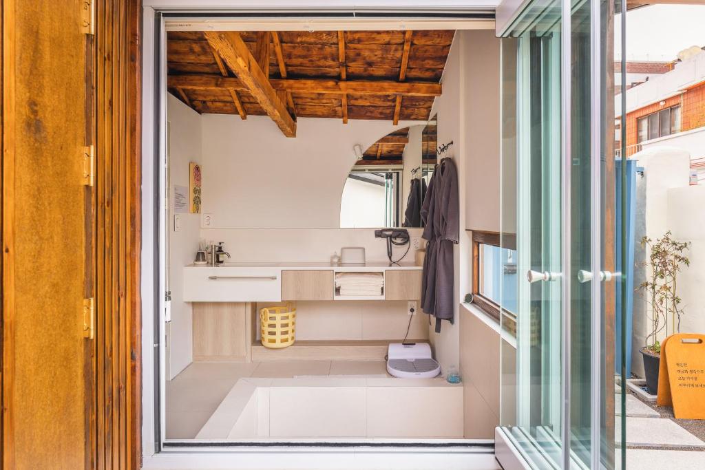 Koupelna v ubytování Haengok Guesthouse