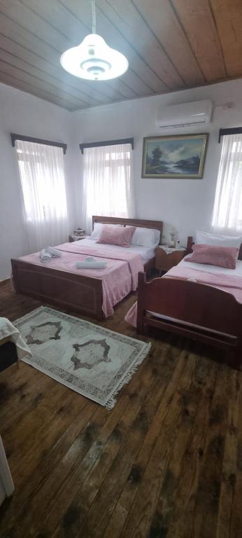 LOYKAS ROOMS