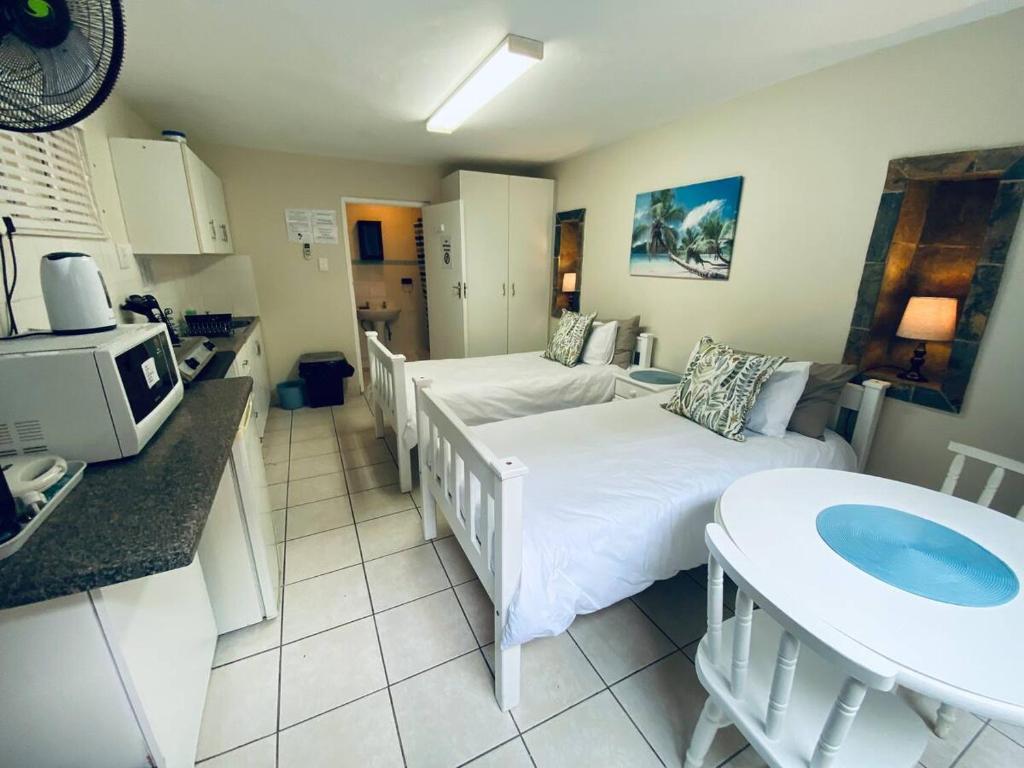 Ansteys Beach Self Catering Apartments - Apartamento De Estudio