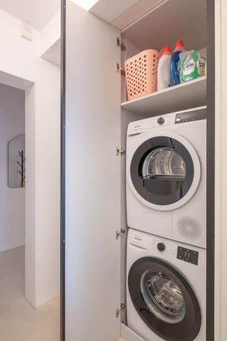 Foto Sofias asuva majutusasutuse Top-Notch location, an Exceptionally Stylish flat galeriist