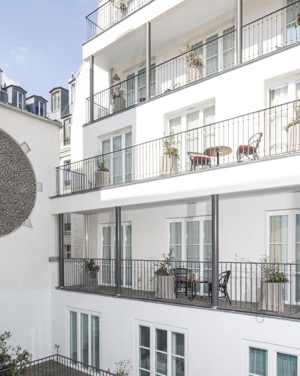 Gallery image of Hotel Les Bains Paris in Paris