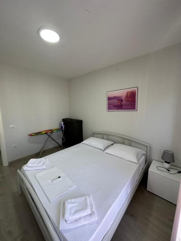 Merville Apartment 5 - Image 2