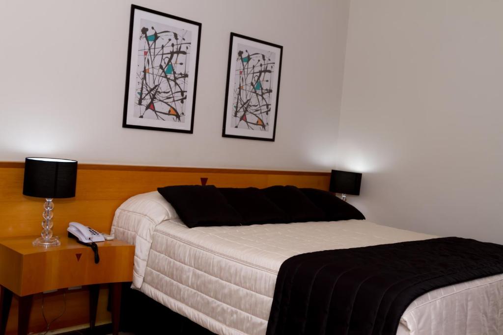  Hotel Canada
