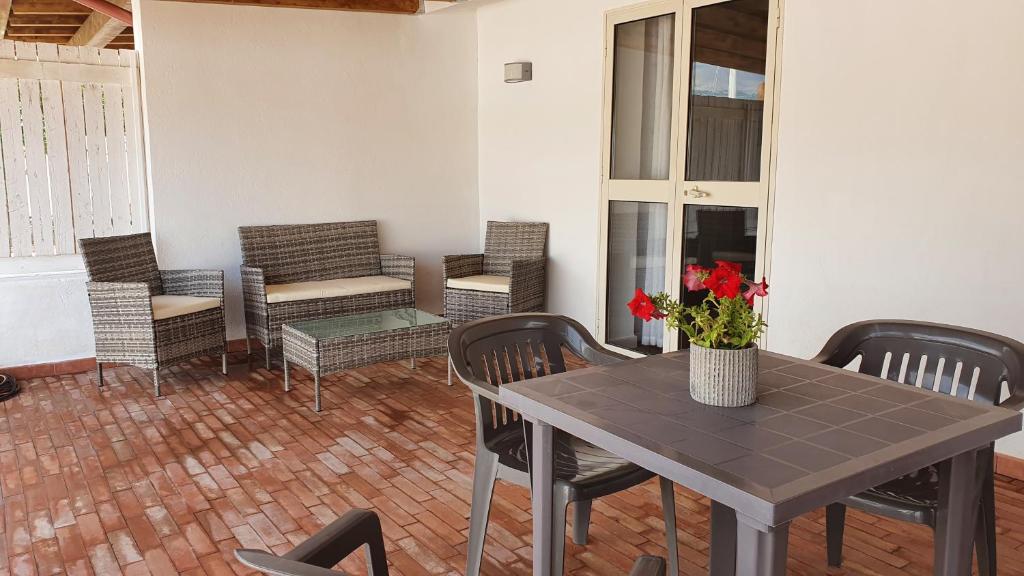 Posedenie v ubytovaní Arricàmpati Villa & Bringo Car Rental