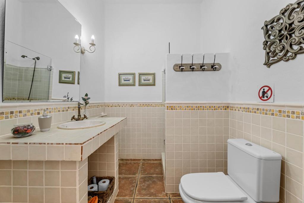 A bathroom at Apartamento rural Los Roferos