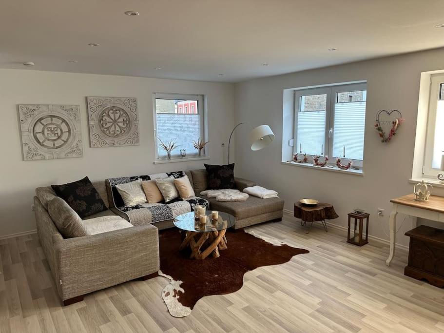 Posezení v ubytování Großzügige Design Wohnung 110qm max 6 Personen