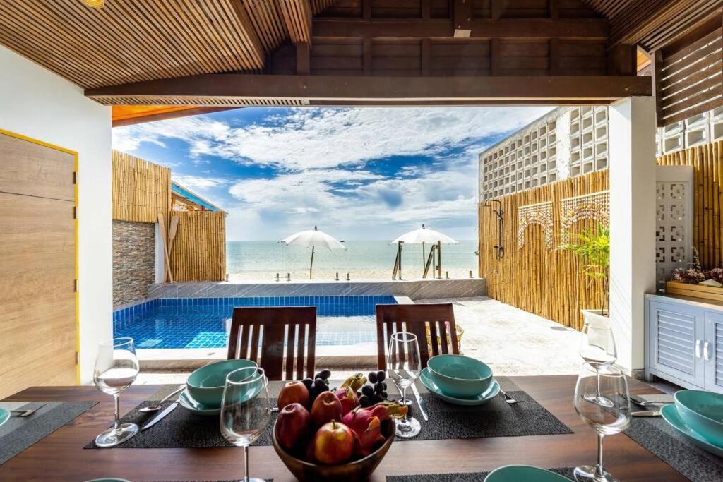 Bazén v ubytování Come Home Beach Villa, 3 Bedrooms CA3 nebo v jeho okolí