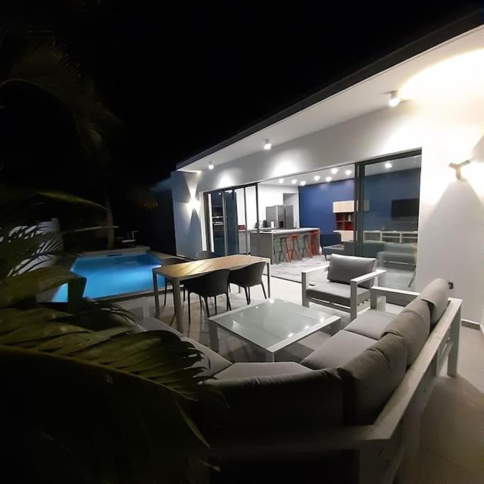 Piscina a PALM VILLAS o a prop