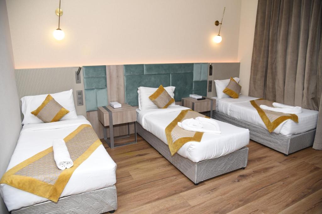 Roya Al Andalus Hotel - Deluxe Triple Room