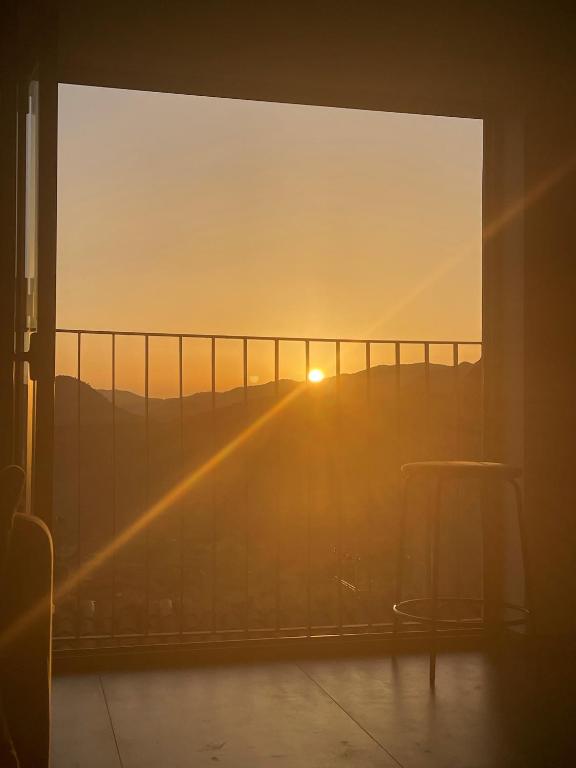 Pohľad na východ alebo západ slnka z apartmánu alebo blízkeho okolia