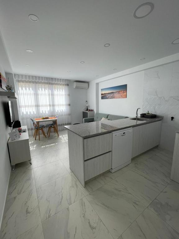 Kuchyňa alebo kuchynka v ubytovaní Apartamento Costa de Almería a 50m Playa San Miguel