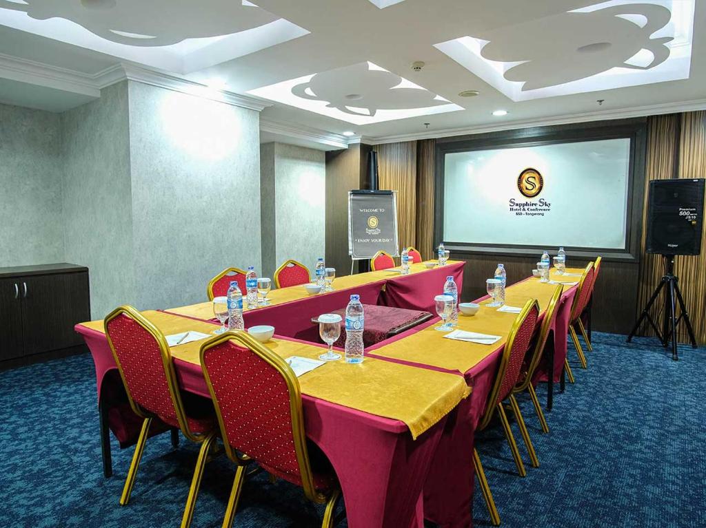 Konferenční prostory v ubytování Sapphire Sky Hotel & Conference