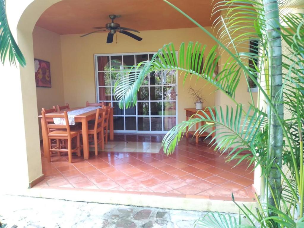 Un patio o zona al aire libre en Hotel - Residencial Madrugada