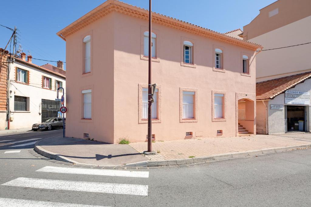 Budova, v ktorej sa apartmán nachádza